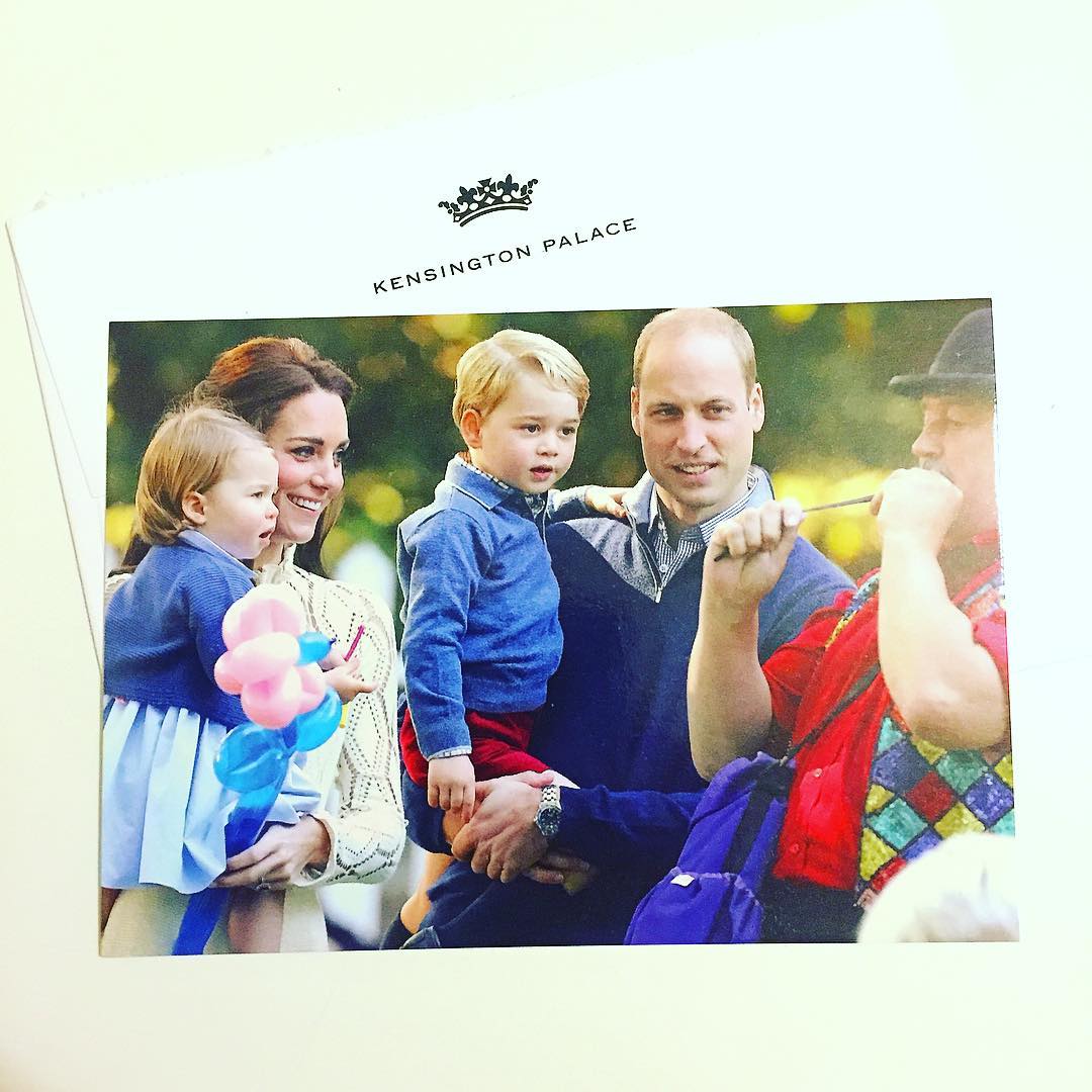 Рождественская открытка с королевской семьей