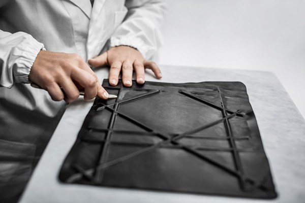 История в деталях: making of сумки Dior Diorama-320x180