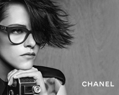 Кристен Стюарт в рекламе очков Chanel Eyewear-430x480