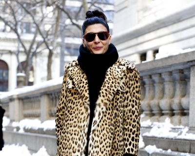 Street style тренд: леопардовые меховые пальто-430x480