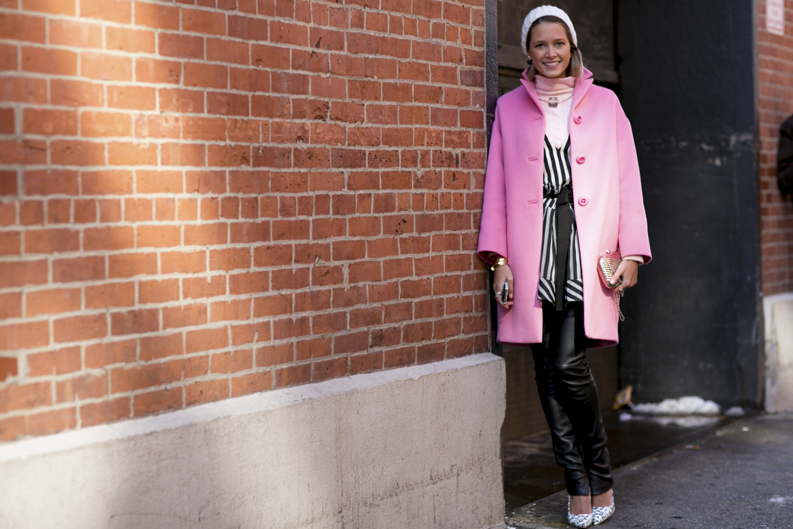 Sweet harmony: как носить розовое пальто-320x180
