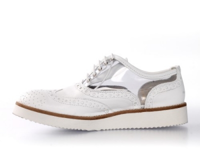 Тренд сезону: біле взуття-430x480