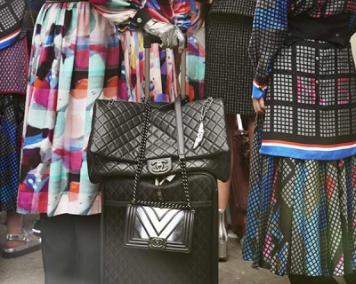В дорогу с Chanel: новая коллекция дорожных сумок-430x480