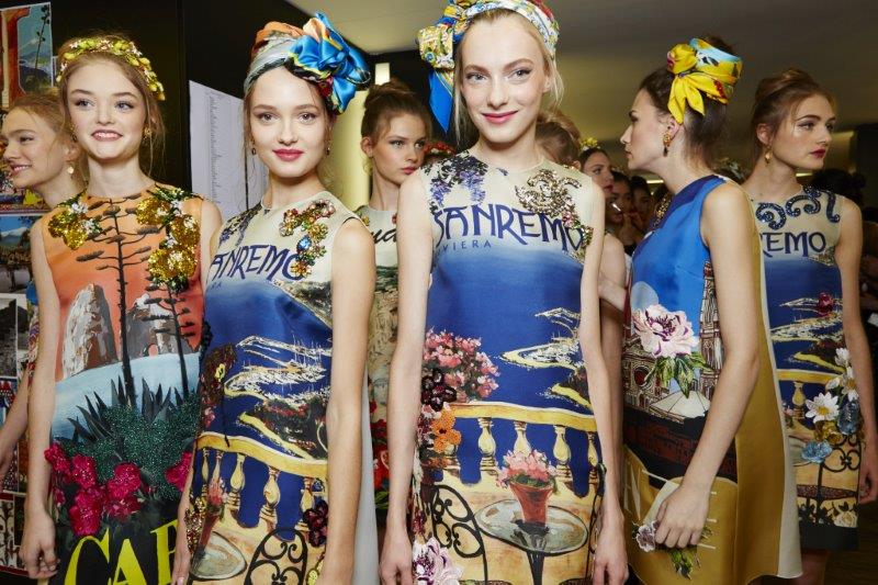 Бэкстейдж и селфи моделей с показа Dolce & Gabbana SS’2016-320x180