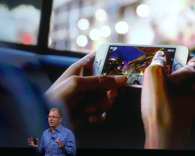 Apple представили iPhone SE и уменьшенную версию iPad-430x480