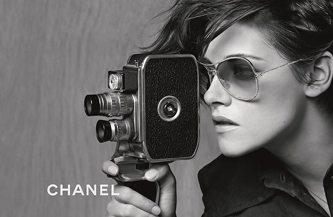 Кристен Стюарт в новом видео Chanel-320x180