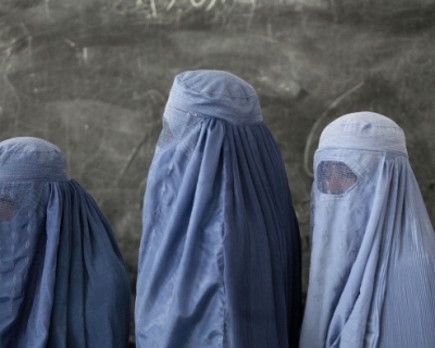 Борьба за права: в Афганистане открылся кинотеатр для женщин-430x480