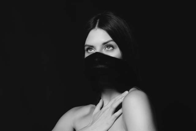 Модель Алена Мусиенко лицо новой коллекции The Skin 