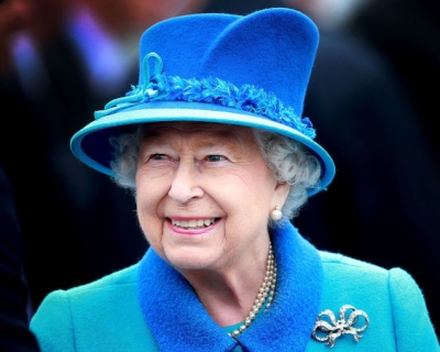 Королева Елизавета одобрила роман принца Гарри и Меган Маркл-430x480