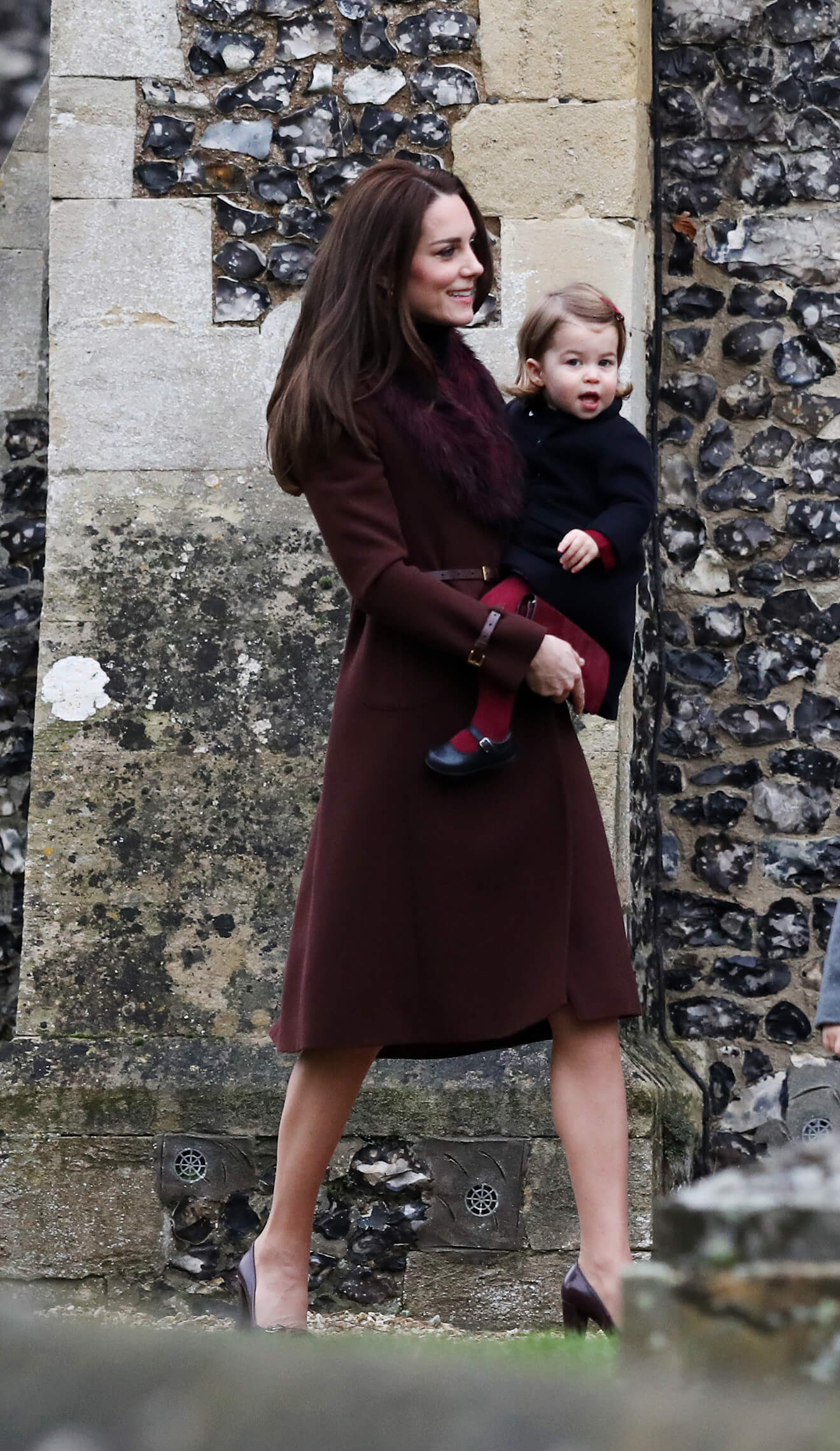 Принц Джордж и принцесса Шарлотта впервые посетили рождественскую службу 