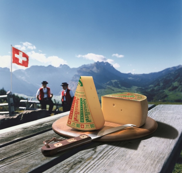 Say cheese: про тонкощі сироробства у Швейцарії-320x180