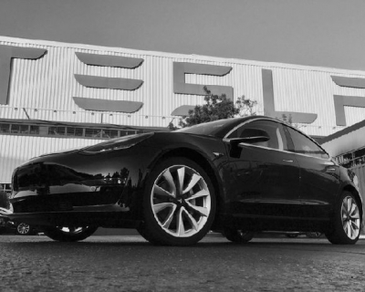 Машина будущего: как выглядит новая Tesla 3-430x480