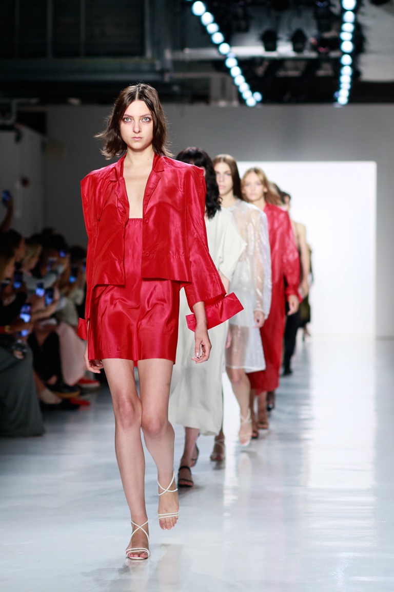 Светлана Бевза представила коллекцию на Неделе моды в Нью-Йорке-320x180