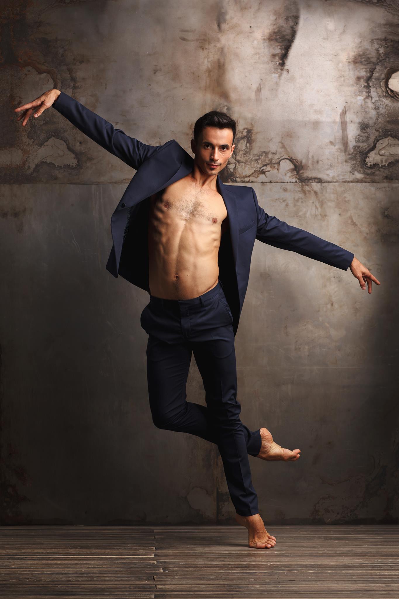 Мужчина говорит: Александр Стоянов, артист балета-Фото 1