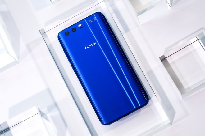 Идея для подарка: новый смартфон Honor 9-320x180