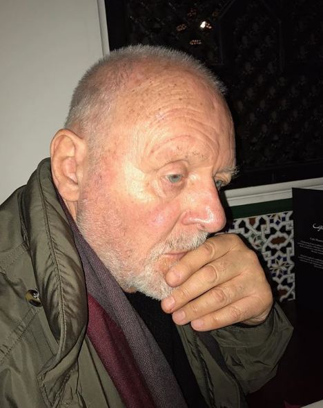 80-летнего Энтони Хопкинса приняли за бездомного-Фото 1