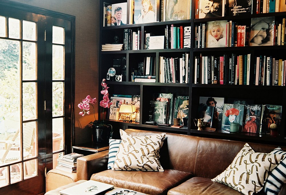 Як прикрасити квартиру за допомогою книг-Фото.