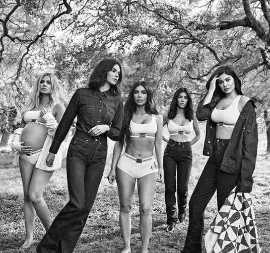 Calvin Klein презентовал осеннюю кампанию с сестрами Кардашьян-Фото 1