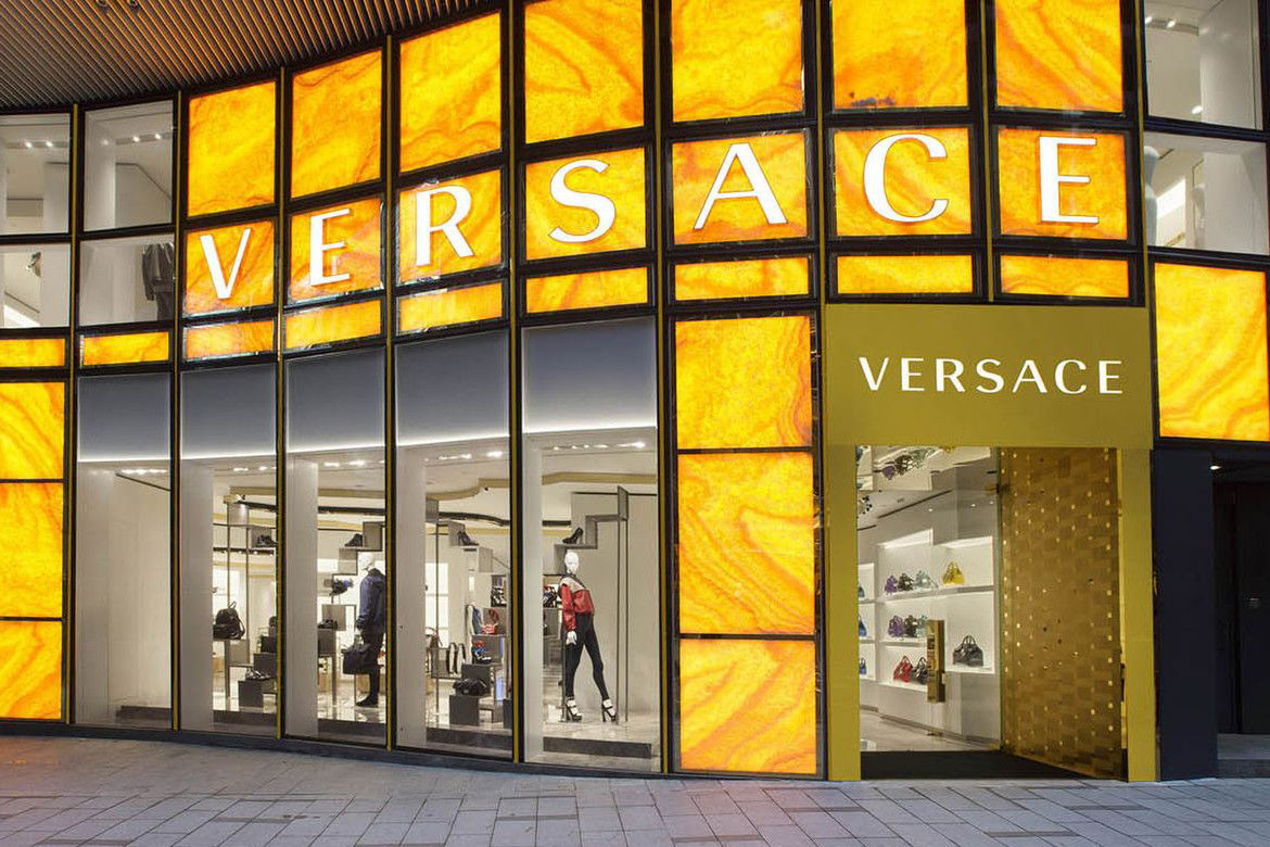 Michael Kors заявил о покупке Versace-320x180