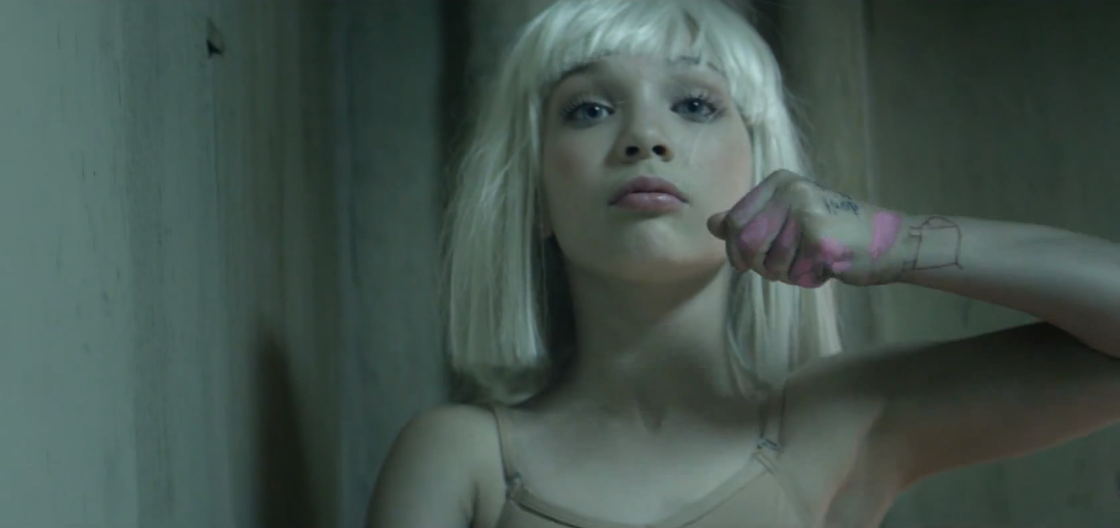 Sia сделала дорогой подарок девочке из ее клипов-320x180