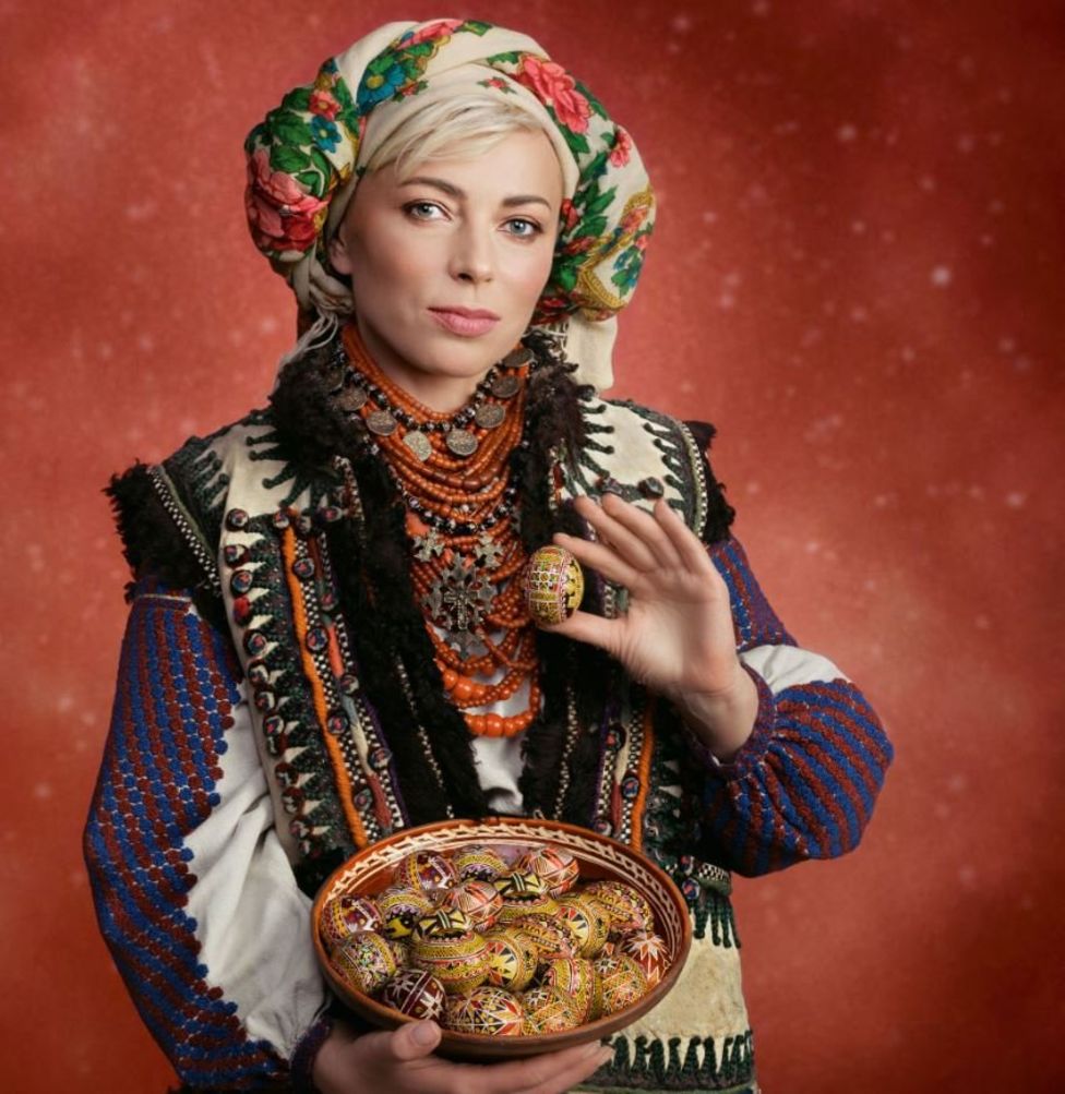 Українські зірки знялися у календарі “Щирі. Свята”-Фото 10