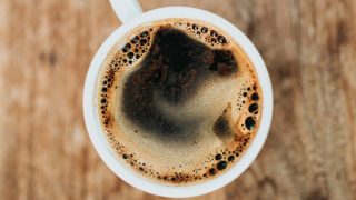 Как справиться с зависимостью от кофеина-320x180