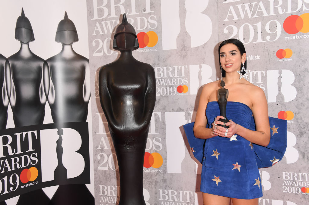Brit Awards 2019: Переможці та зіркові образи з червоною доріжки-Фото 1