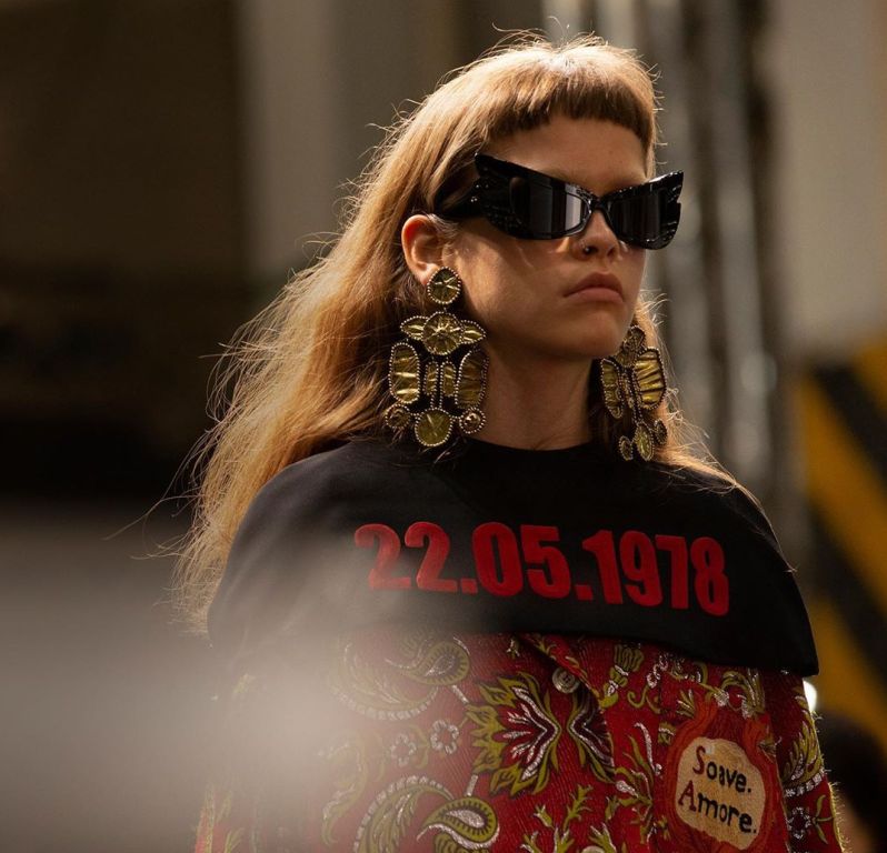 Бренд Gucci поднял тему запрета абортов на показе новой круизной коллекции-Фото 1