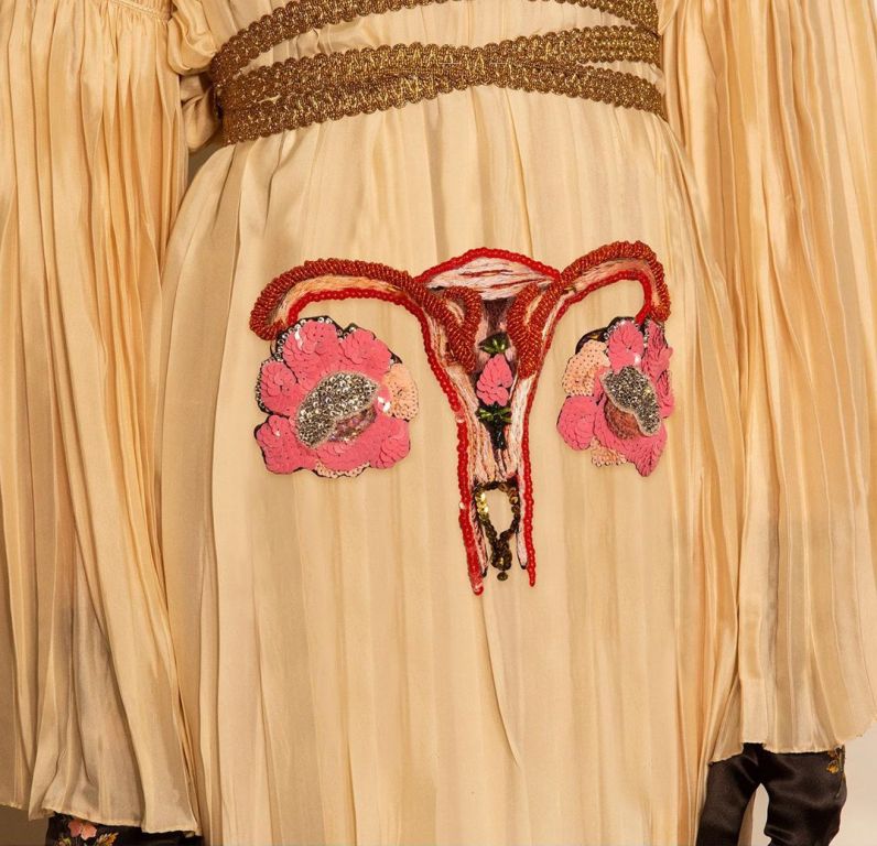 Бренд Gucci поднял тему запрета абортов на показе новой круизной коллекции-Фото 3