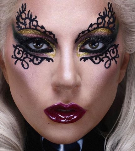 Леди Гага выпустила линию косметики-430x480