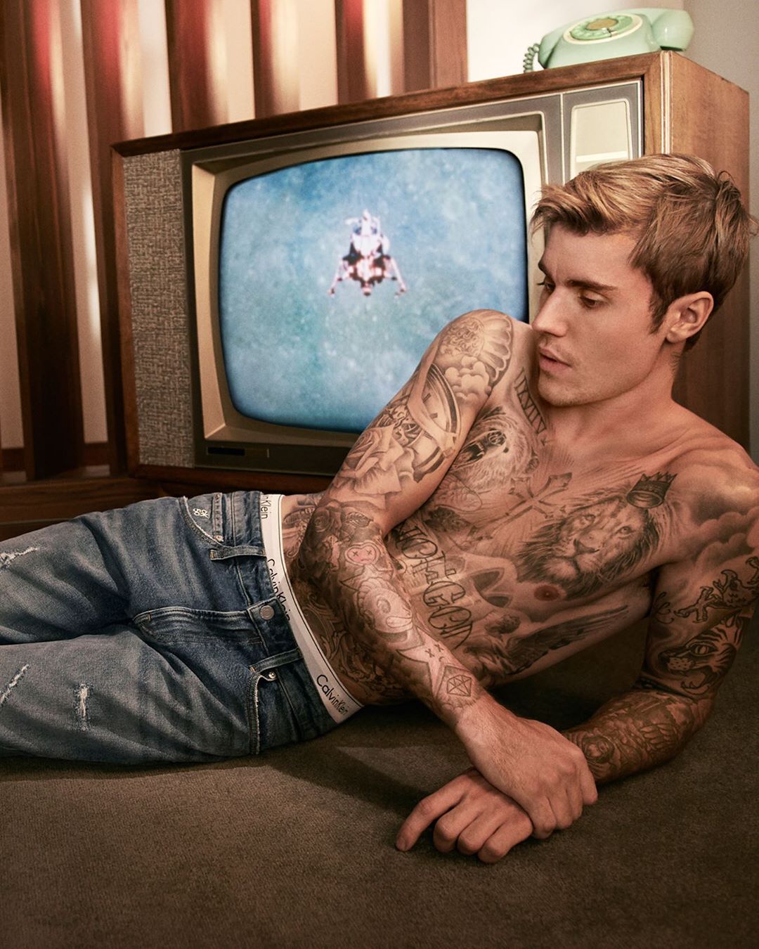 Джастин и Хейли Бибер снялись в рекламной кампании нижнего белья Calvin Klein-Фото 2