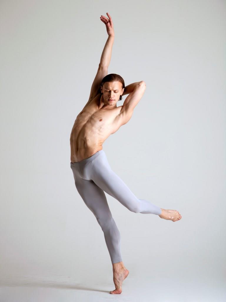 Культурный код танцора балета Дениса Матвиенко-Фото 5