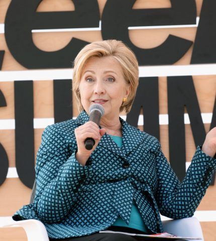Хиллари Клинтон сочувствует Меган Маркл-430x480