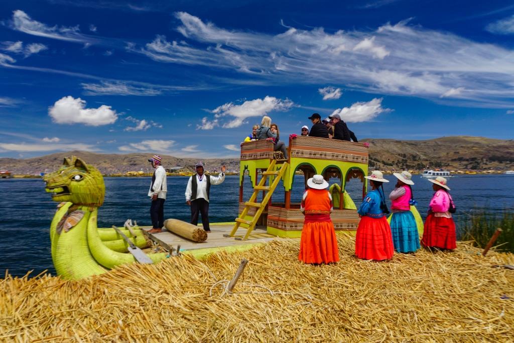 Червона лагуна, соляні тераси та дзеркальне озеро: чому до Болівії та Перу хочеться повертатися?-Фото 4