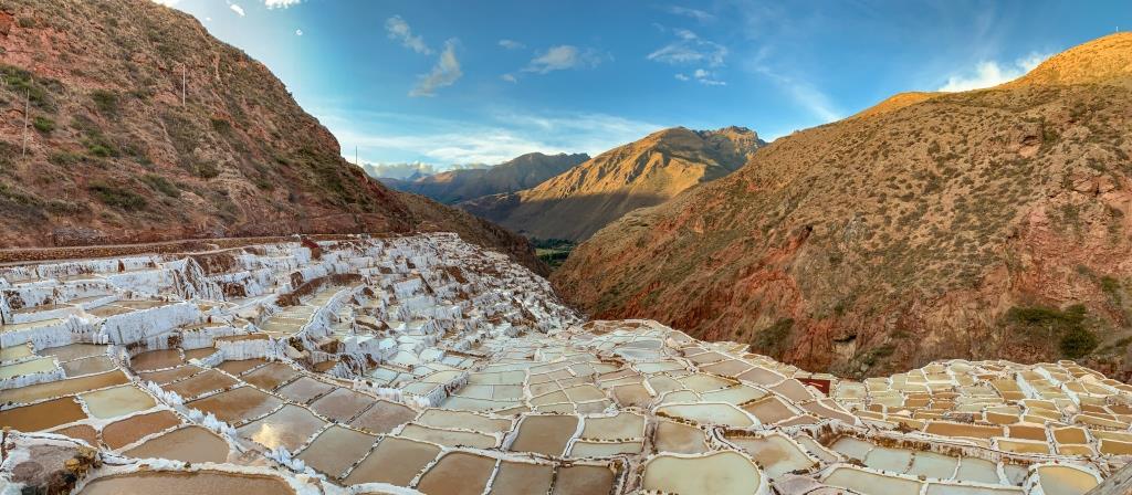 Червона лагуна, соляні тераси та дзеркальне озеро: чому до Болівії та Перу хочеться повертатися?-Фото 3