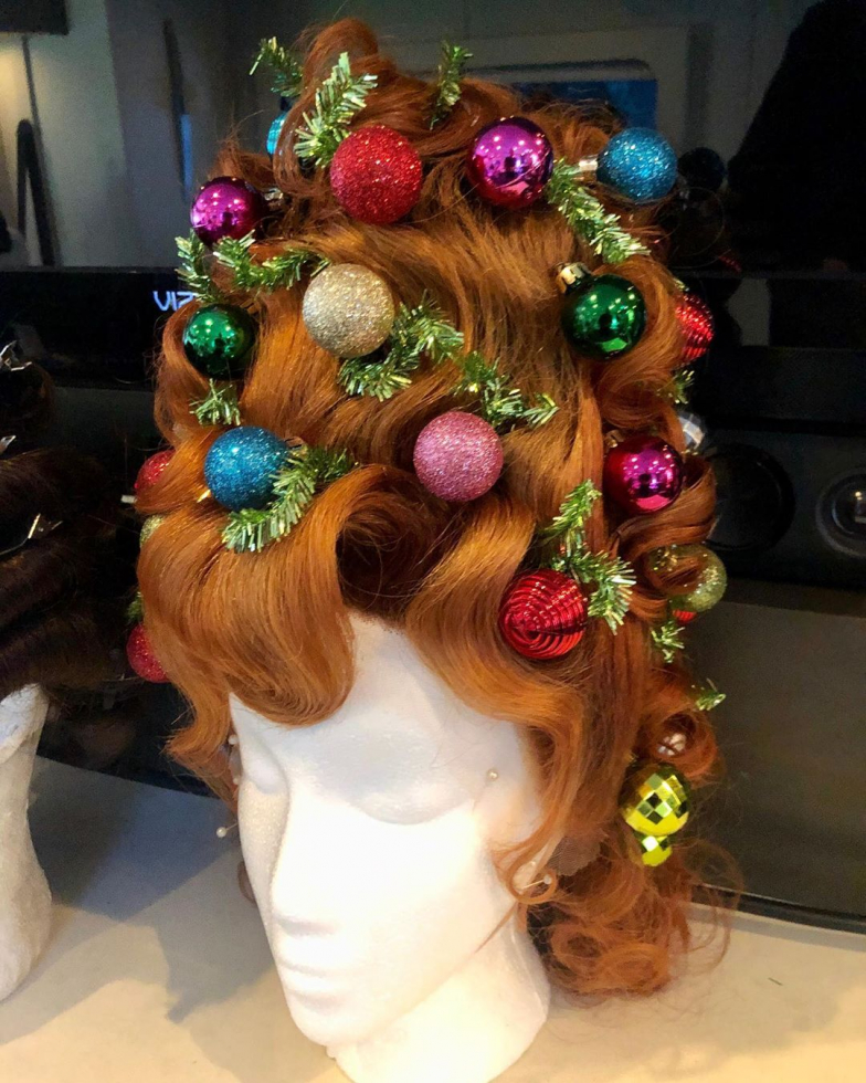Повторюємо за Кеті Перрі: зачіска на Новий рік у вигляді ялинки.