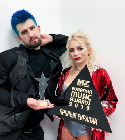 Украинская группа Бамбинтон получила премию Eurasian Music Awards-430x480