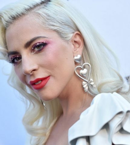 Леди Гага подтвердила роман с новым бойфрендом-430x480