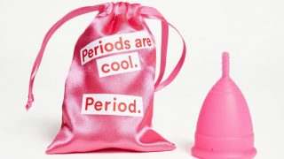 Почему стоит перейти на менструальные чаши вместо других средств гигиены-320x180