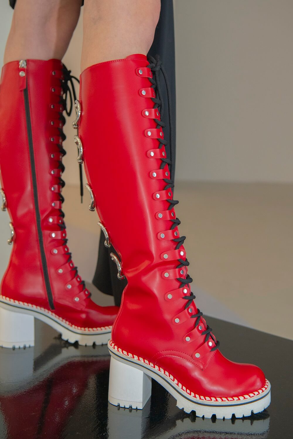 Царицыны черевички: Как выглядит самая модная обувь зимы 2020 -Фото 6