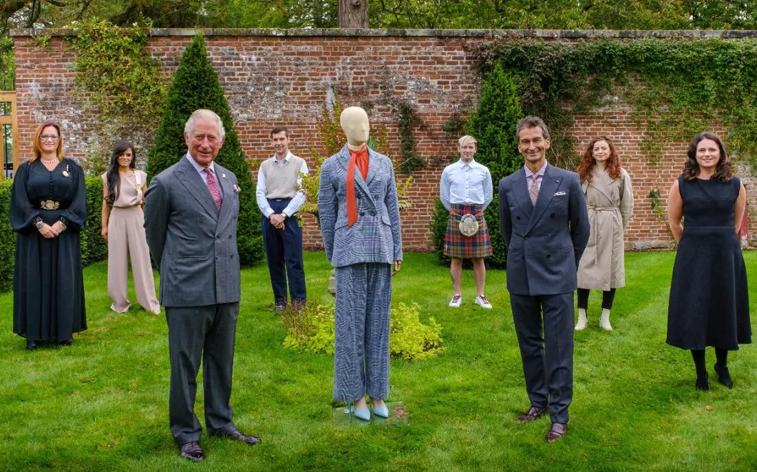 Осознанная мода: Принц Чарльз запустил собственную линию одежды-320x180