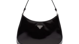 Prada Cleo — самая модная сумка 2021 года-320x180