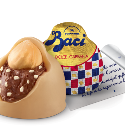 Dolce & Gabbana создали шоколадные конфеты вместе с Baci Perugina-430x480