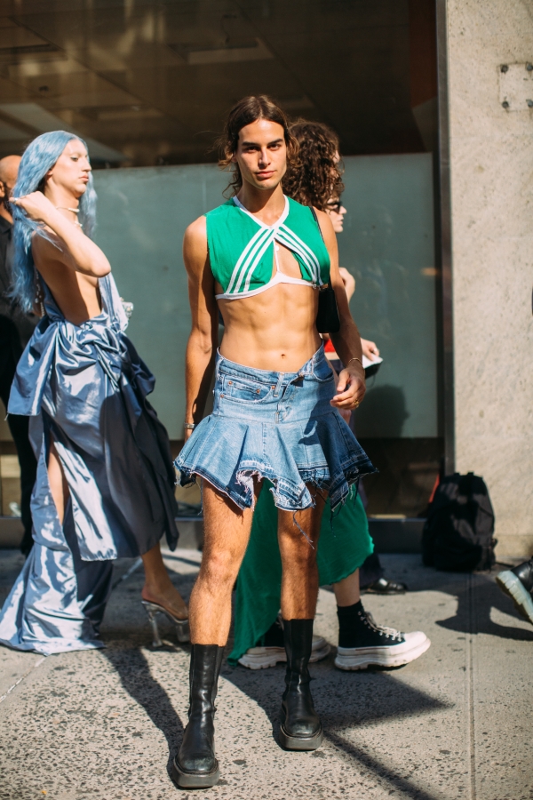 Лучше всех: Самые неординарные образы гостей Недели моды в Нью-Йорке-Фото 2