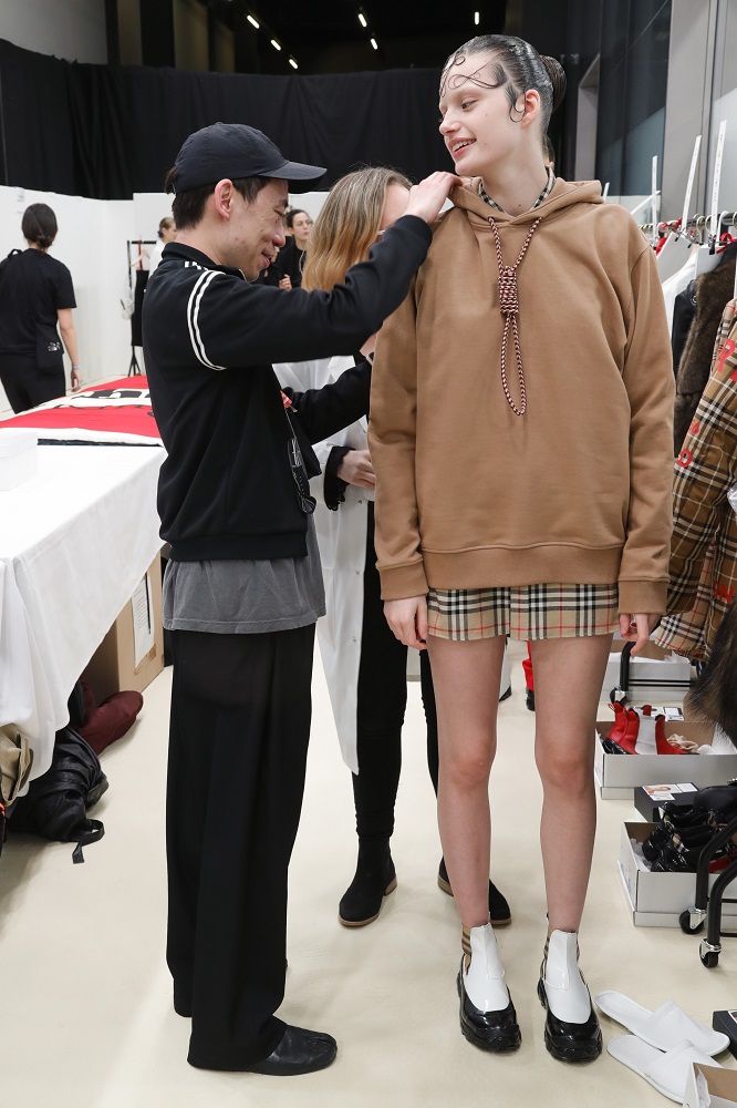Модный скандал: Бренд Givenchy обвиняют в гламуризации суицида -Фото 3