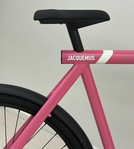 Виходячи за межі: Jacquemus представив електровелосипед-430x480