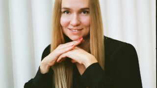 Про що мовчить жінка: Надя Дзяк, українська дизайнерка-320x180