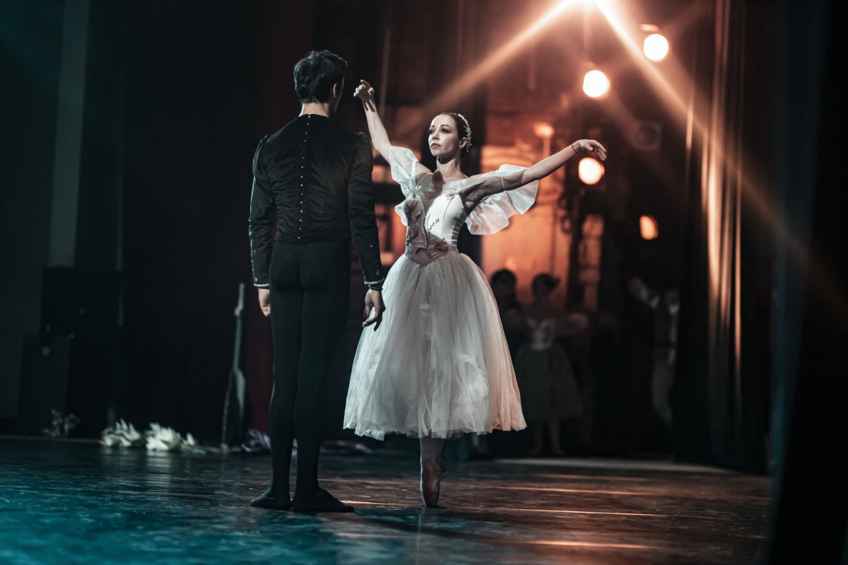 Malva Florea представила новые костюмы для мистического балета «Жизель» с Екатериной Кухар и Александром Стояновым-Фото 2