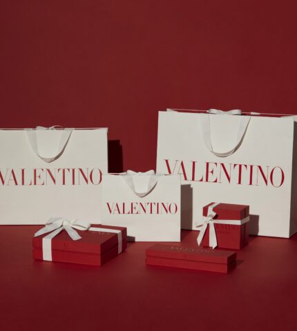 Valentino представив нову упаковку і вона відповідає всім канонам sustainable-430x480