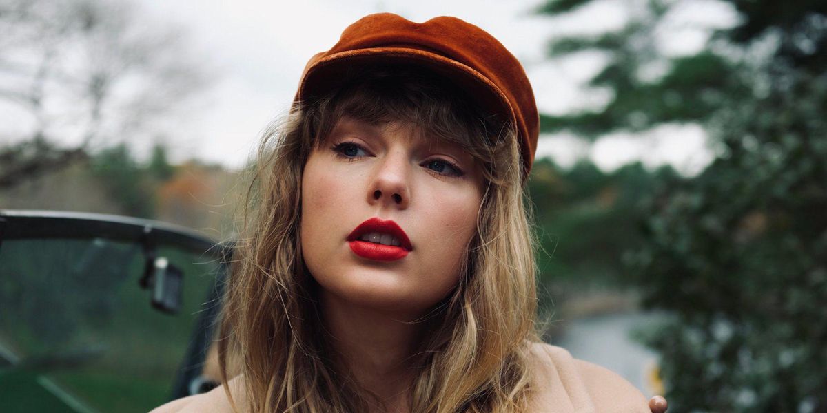 Новый альбом Тейлор Свифт “Red” увеличил количество продаж красных помад и шарфов -Фото 1